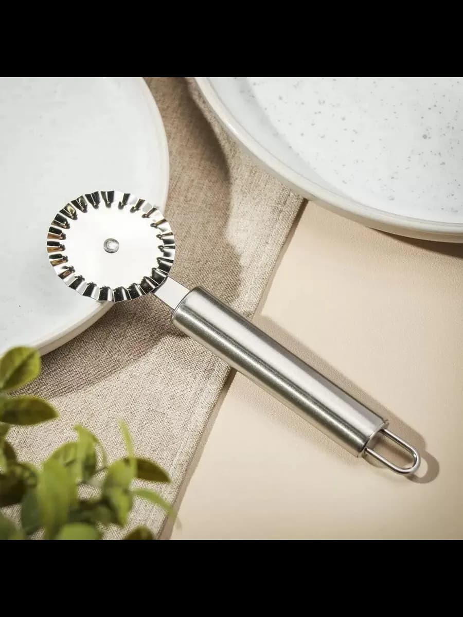 Тесторезка ручка металл "KITCHEN TOOLS" (мал)