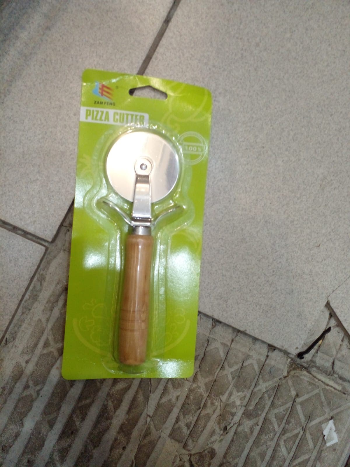 Нож для пиццы ручка дерева "PIZZA CUTTER"