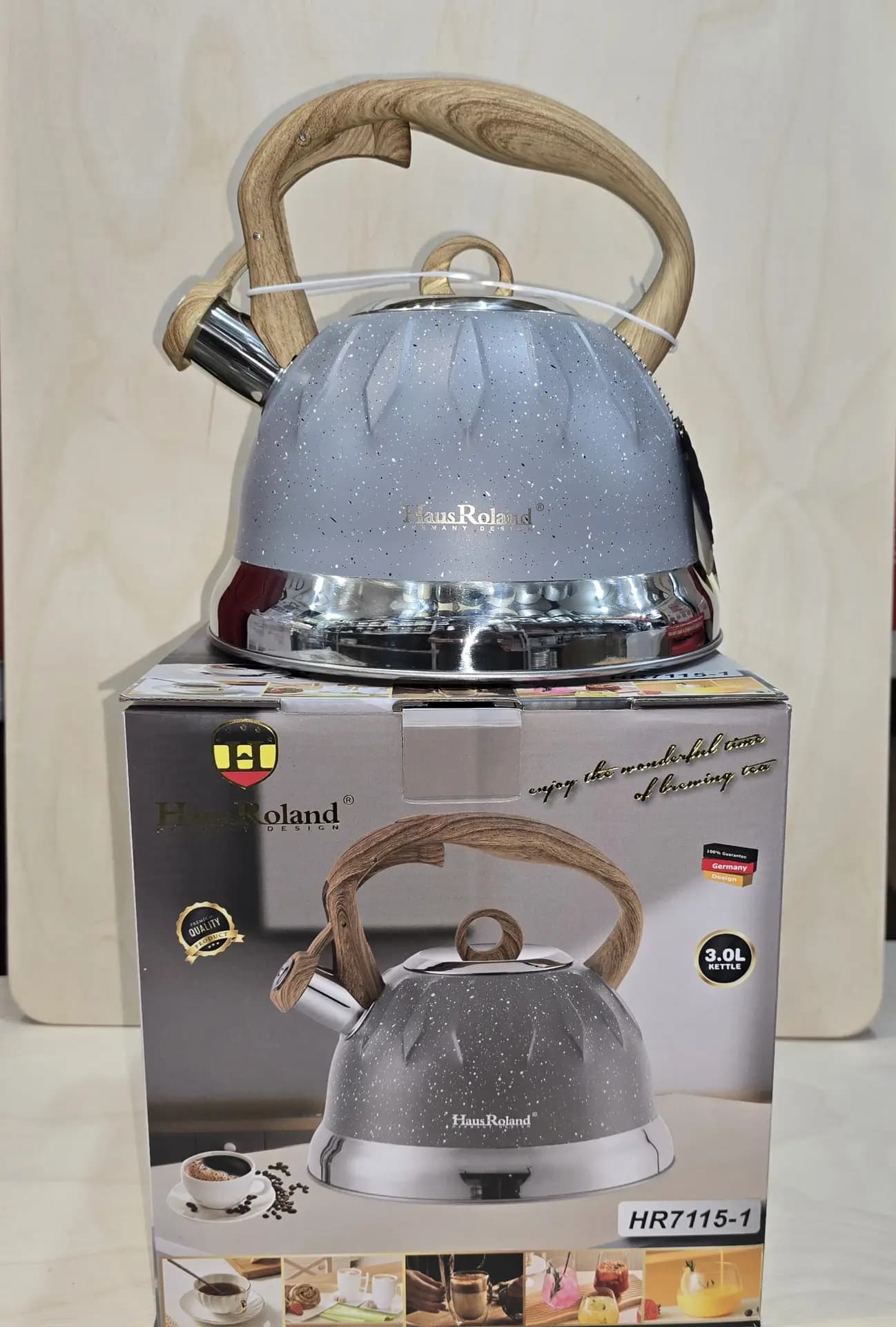 Чайник 3.0л из нержавеющей стали со свистком HousRoland. HR7115-1