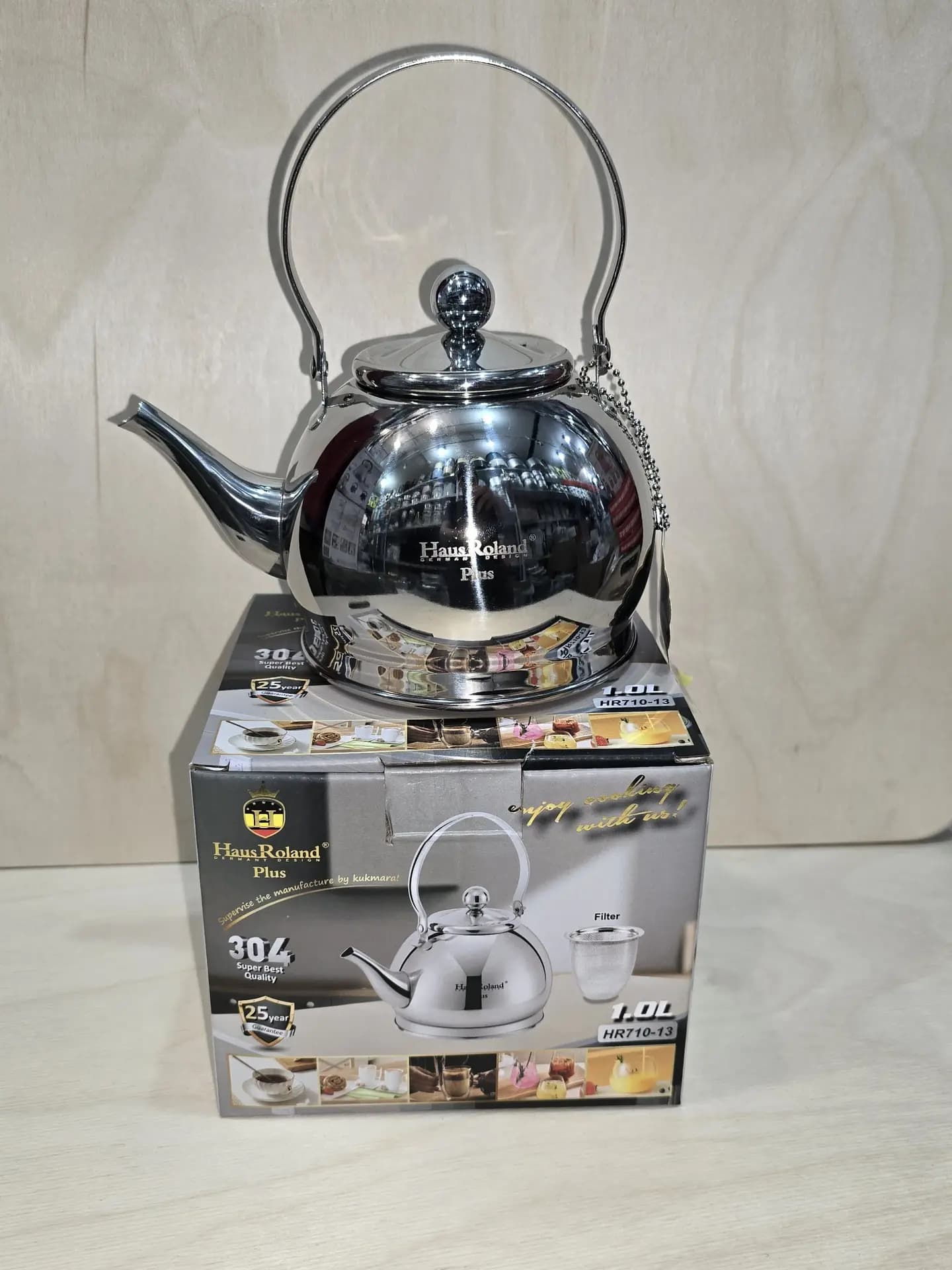 Чайник 1.0л из нержавеющей стали со свистком HousRoland. HR710-13
